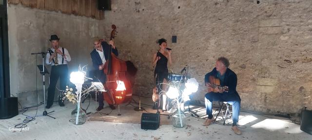 Marie Jeanne Swing - 1