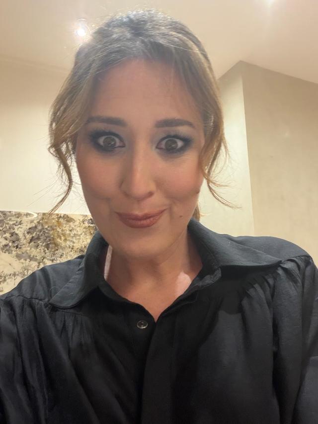 Deborah Ichoua Makeup Artist - 1