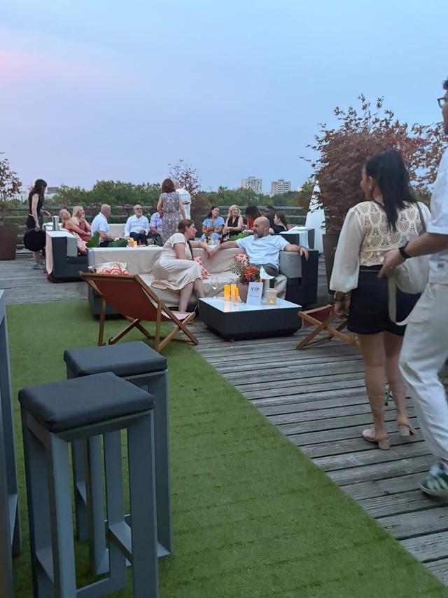 Rooftop 52 - 4