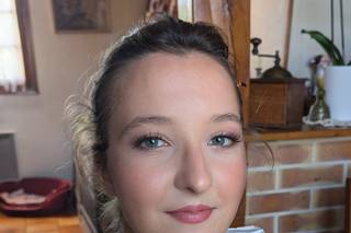 Fancy Makeup & Nails - 15