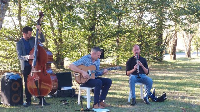 Tchiki Swing Quartet - 1