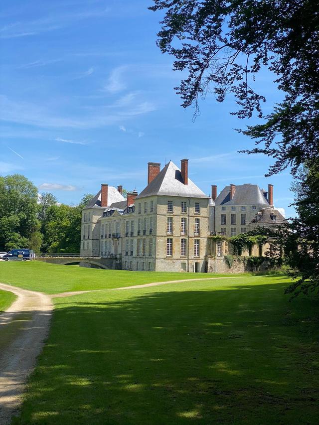Chateau De Thugny - 2