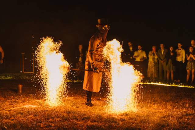 Shay - Spectacle de feu et lumières LED 1