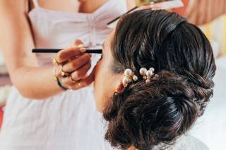 Elody Bliss Hair Stylist & Make up Artist - 10