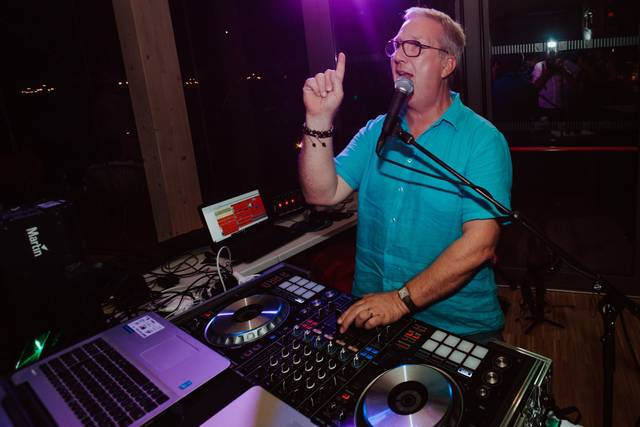 DJ Robin 2