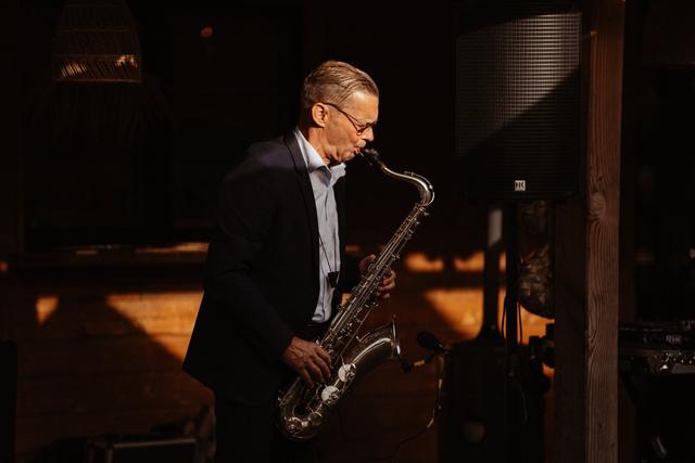 Martin Adrian SAX - 1