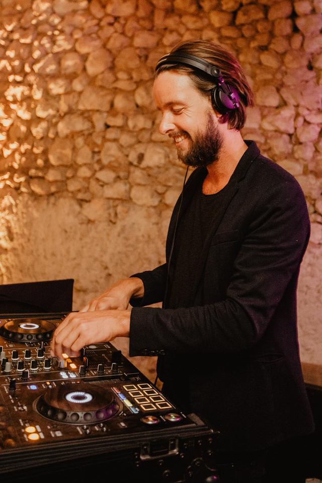 Julienflamen DJ - 2