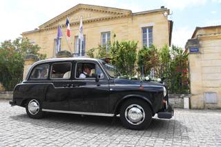 Carbodies Black cab - 6