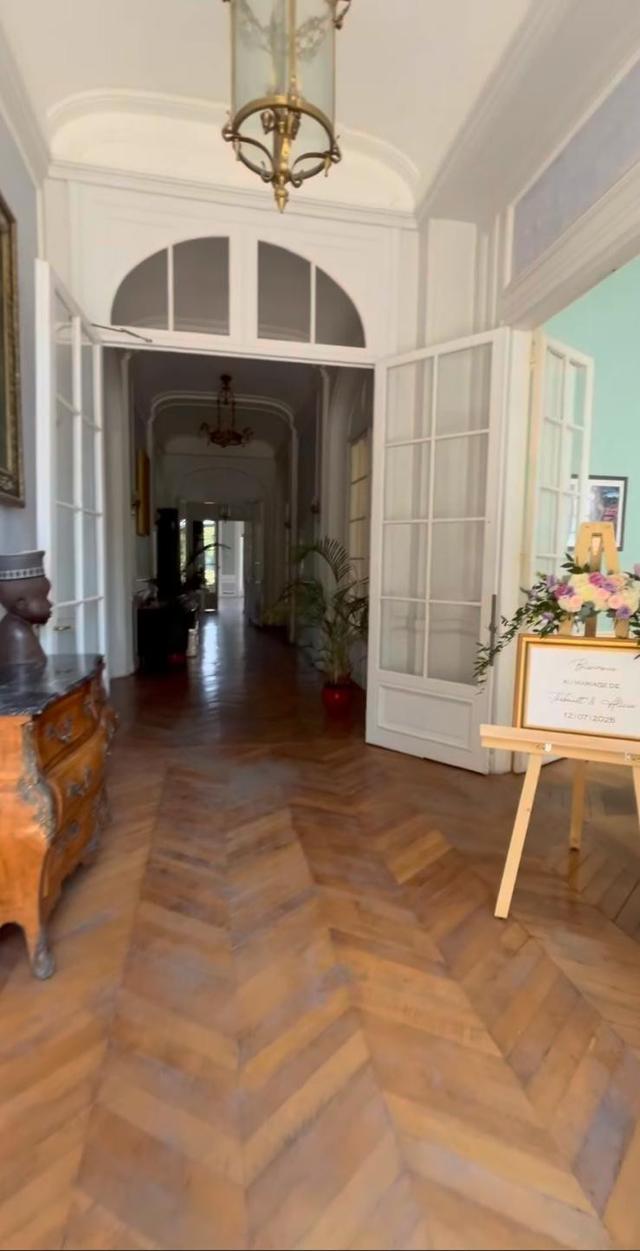 Chateau De Prunay - 2