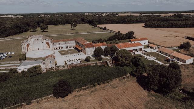 Abbaye de Trizay - 1