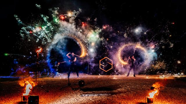 SuperCho - Spectacle de feu, pyro & LED - 1