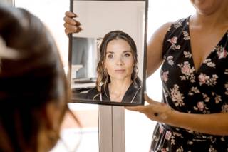 Fiona - Hairstylist & Make up Artist - 5