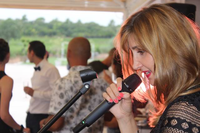 Vanessa B. Live - Chanteuse 5