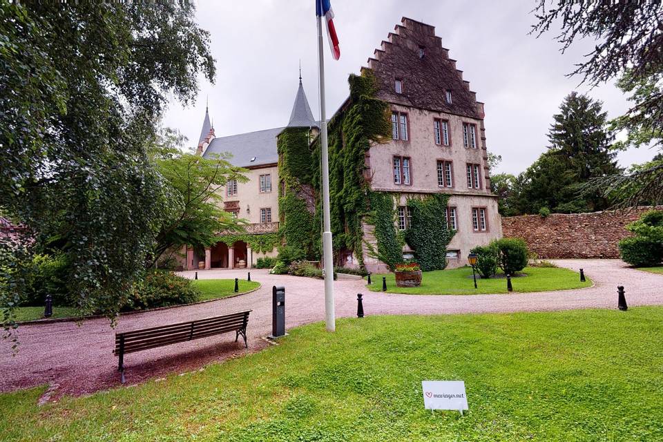 Château de la Confrérie 3d tour