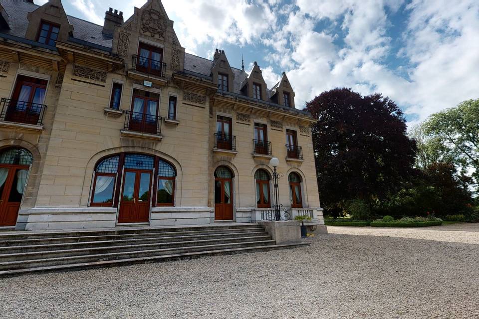 Château d'Hendecourt 3d tour