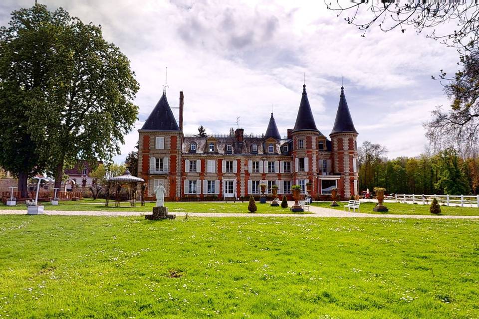 Château de la Plumasserie 3d tour