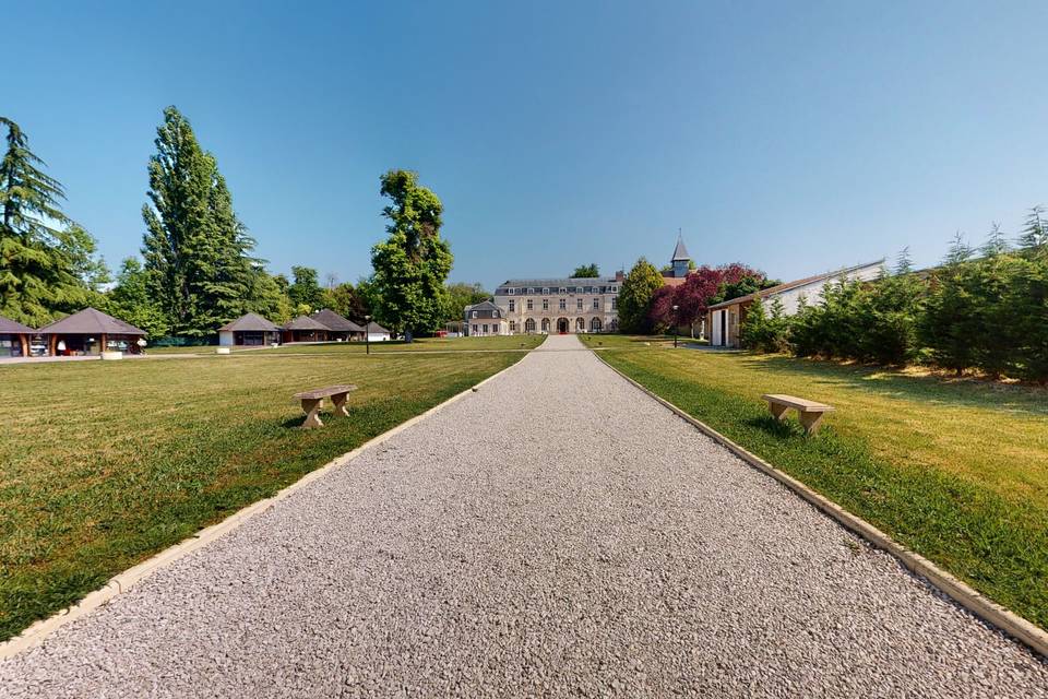 Château de Condé-Sainte-Libiaire 3d tour