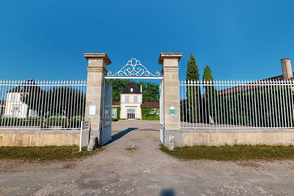 Château Paveil de Luze 3d tour