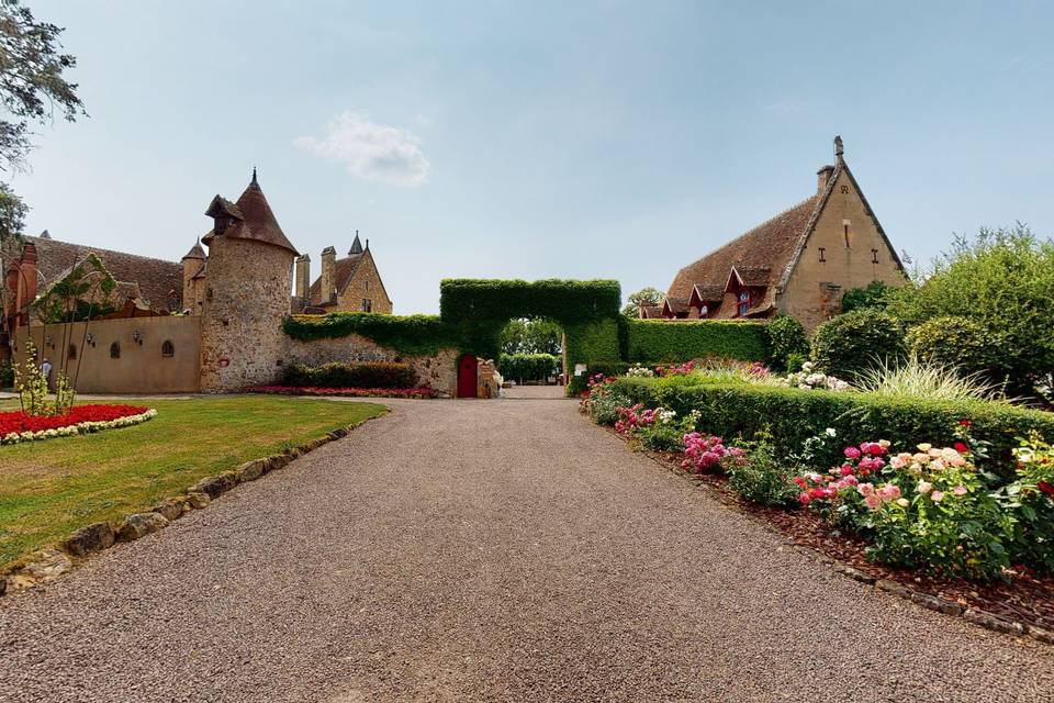 Château de Peufeilhoux 3d tour