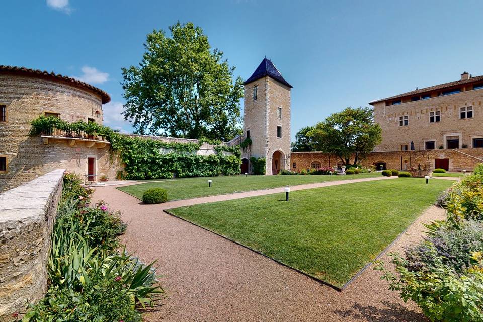 Château de Saint-Bernard 3d tour