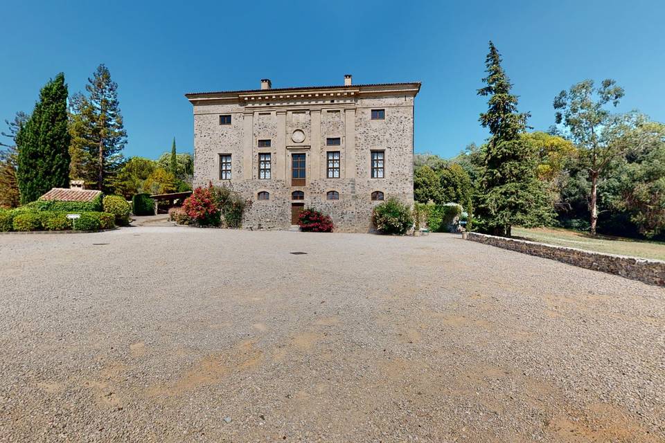 Chateau Vaugrenier 3d tour