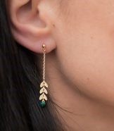 boucles pendantes + perle verte