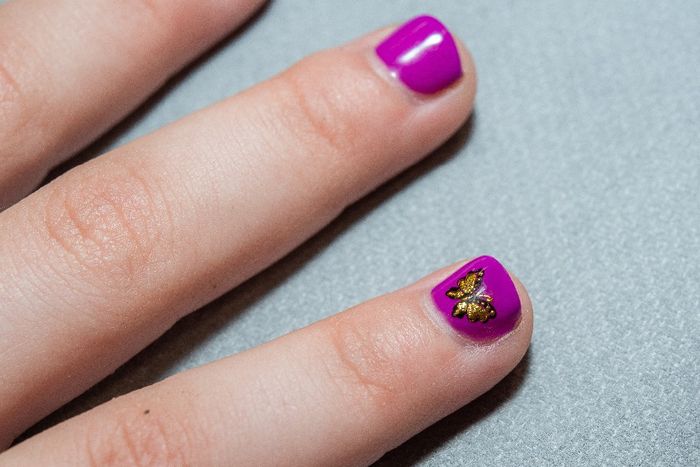 ongles de ma filles thème violet et papillon