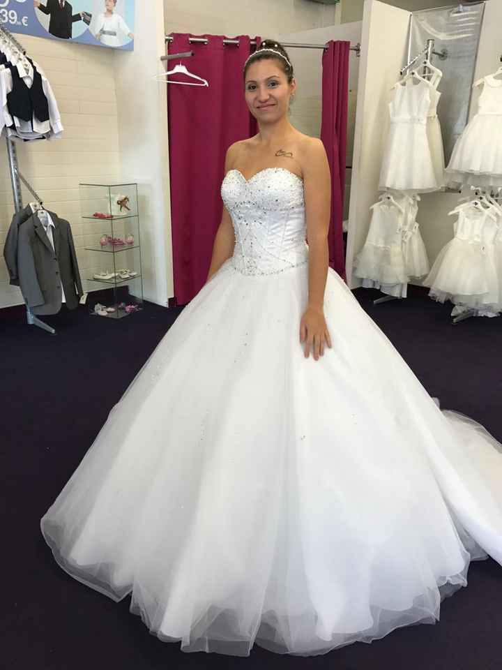 Pas d'harmonie entre robe et déco... au secours ? fashion faux pas ? - 2