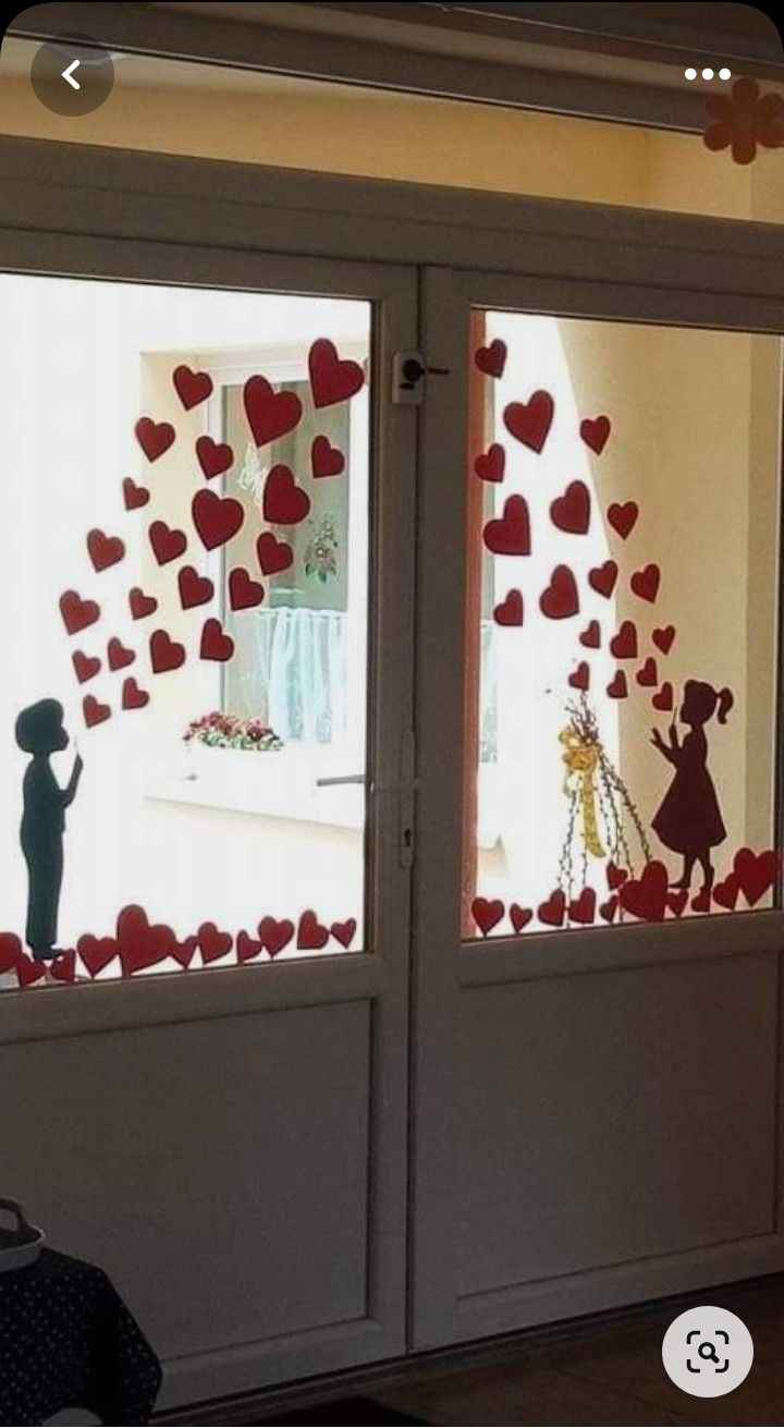 Cacher / décorer les portes de la salle des fêtes ? - 1