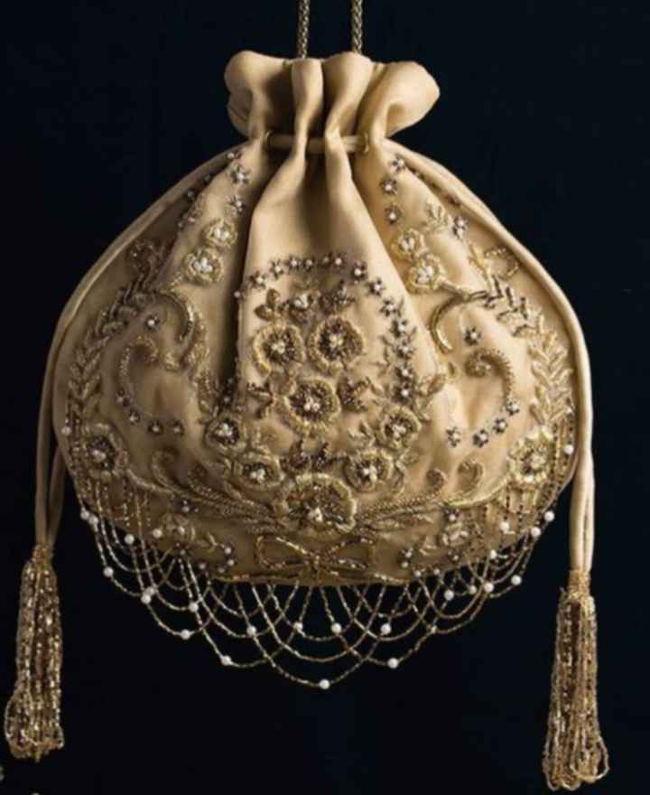 Autre chose qu'un bouquet de mariée ? - 1