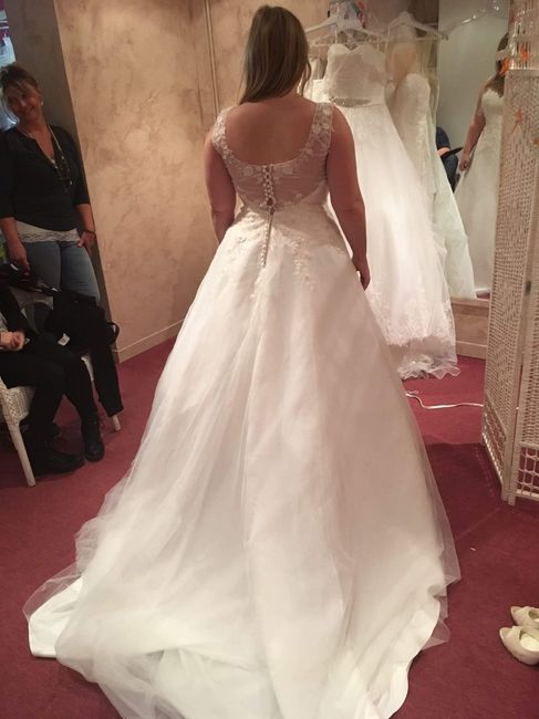 robe dos