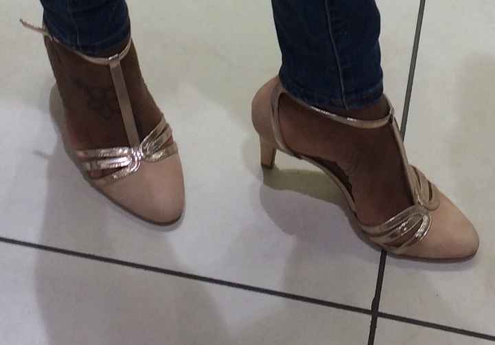 Quelle couleur de chaussures - 1