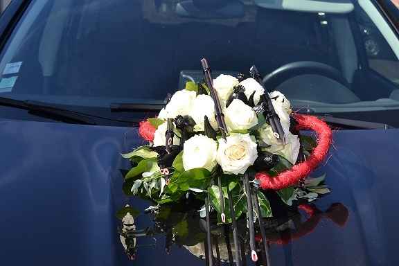 le bouquet de capot de la voiture