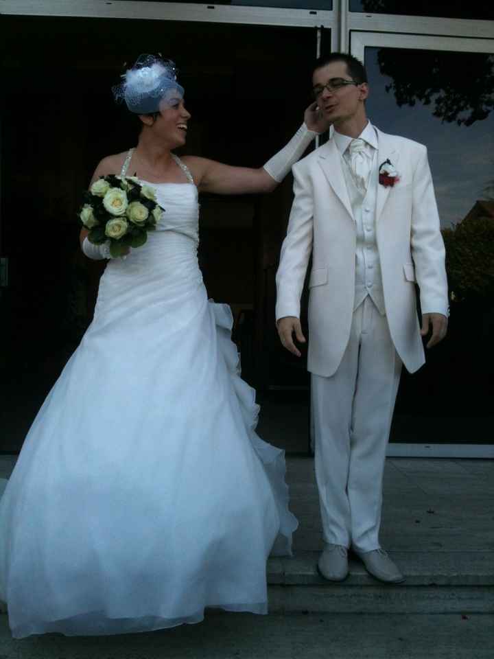 sur le parvis de la mairie