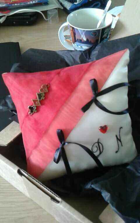 Coussin et livre d or - 1