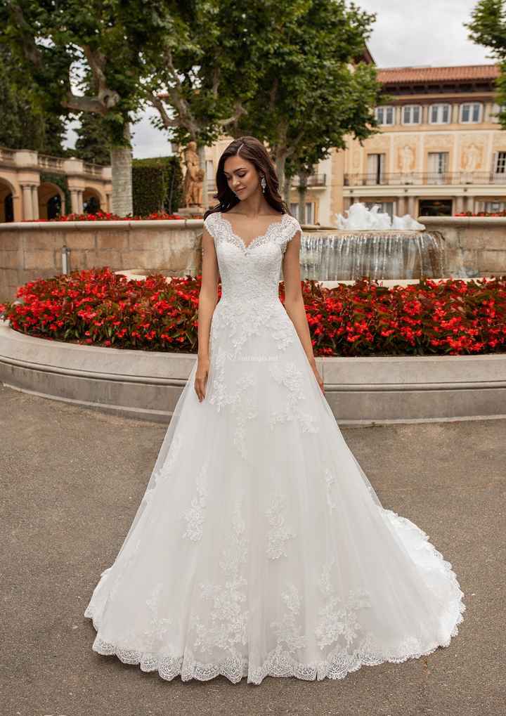Choisis la robe de tes rêves sur notre catalogue 👰 - 2