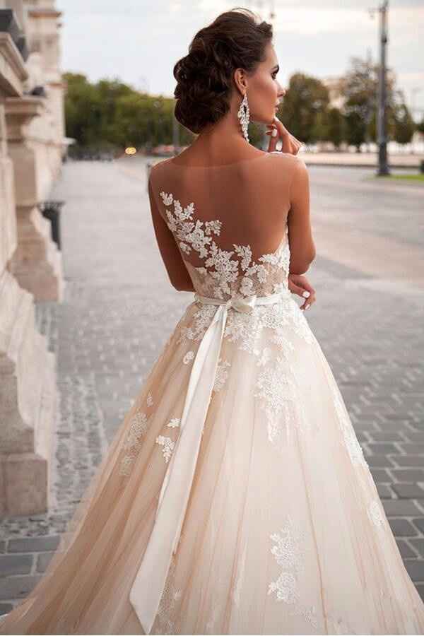 Robe De Mariée Mancheron Tulle Foisonné Longueur Ras Du Sol Col En V Dentelle