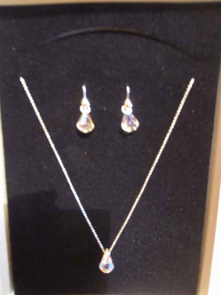 Boucles d'oreilles et collier