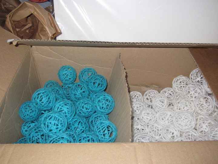 Boules bleues et blanches finis 