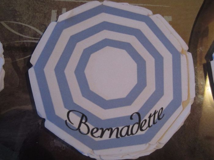 Parasols découper bleus