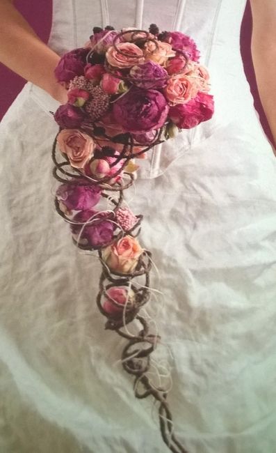 moi ce sera un mix entre ce bouquet numéro 1 mais tout sera dans les tons orangés pour donner de l'é