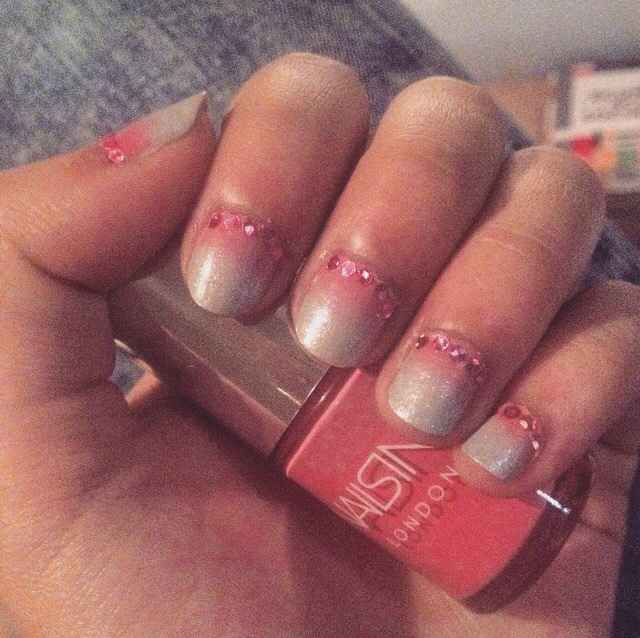 Montrez moi vos ongles - 2