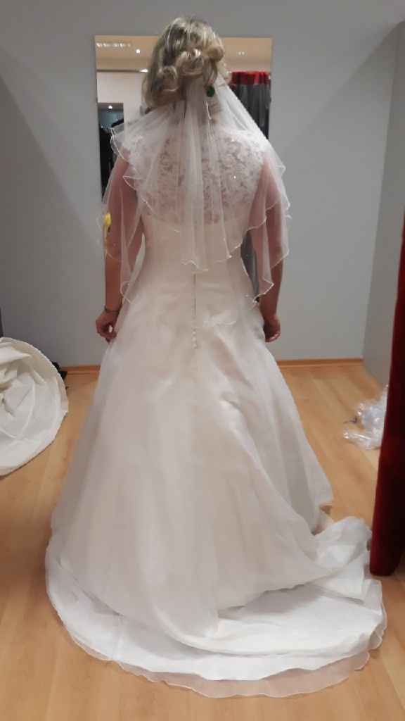 J-37 avant le mariage, dernier essayage de robe - 2