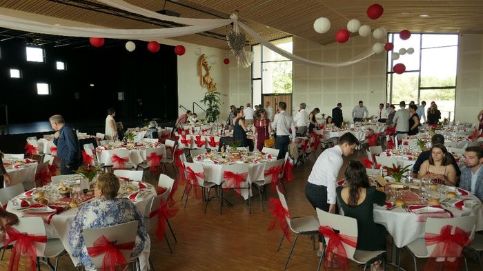 Notre déco de mariage du 21 sept! Thème rouge et blanc et accompagnés de voitures et de livres!! - 2