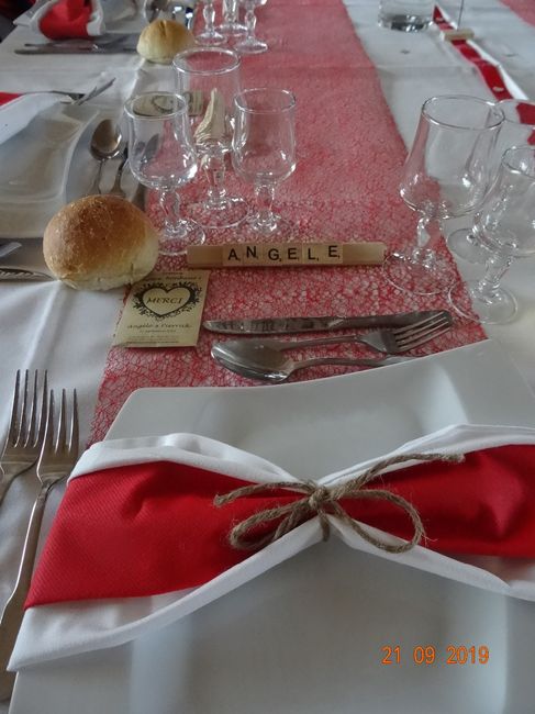 Notre déco de mariage du 21 sept! Thème rouge et blanc et accompagnés de voitures et de livres!! - 4