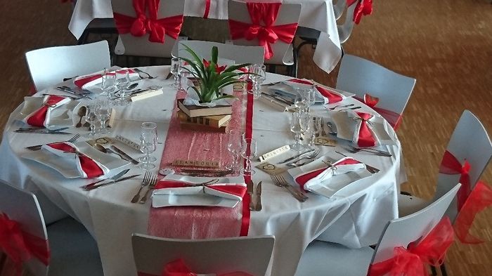 Notre déco de mariage du 21 sept! Thème rouge et blanc et accompagnés de voitures et de livres!! - 5