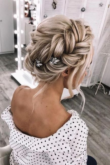 Cheveux attachés ou détachés pour le mariage ? 4