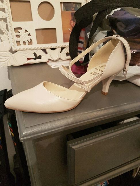Besoin d'aide pour les chaussures! - 1