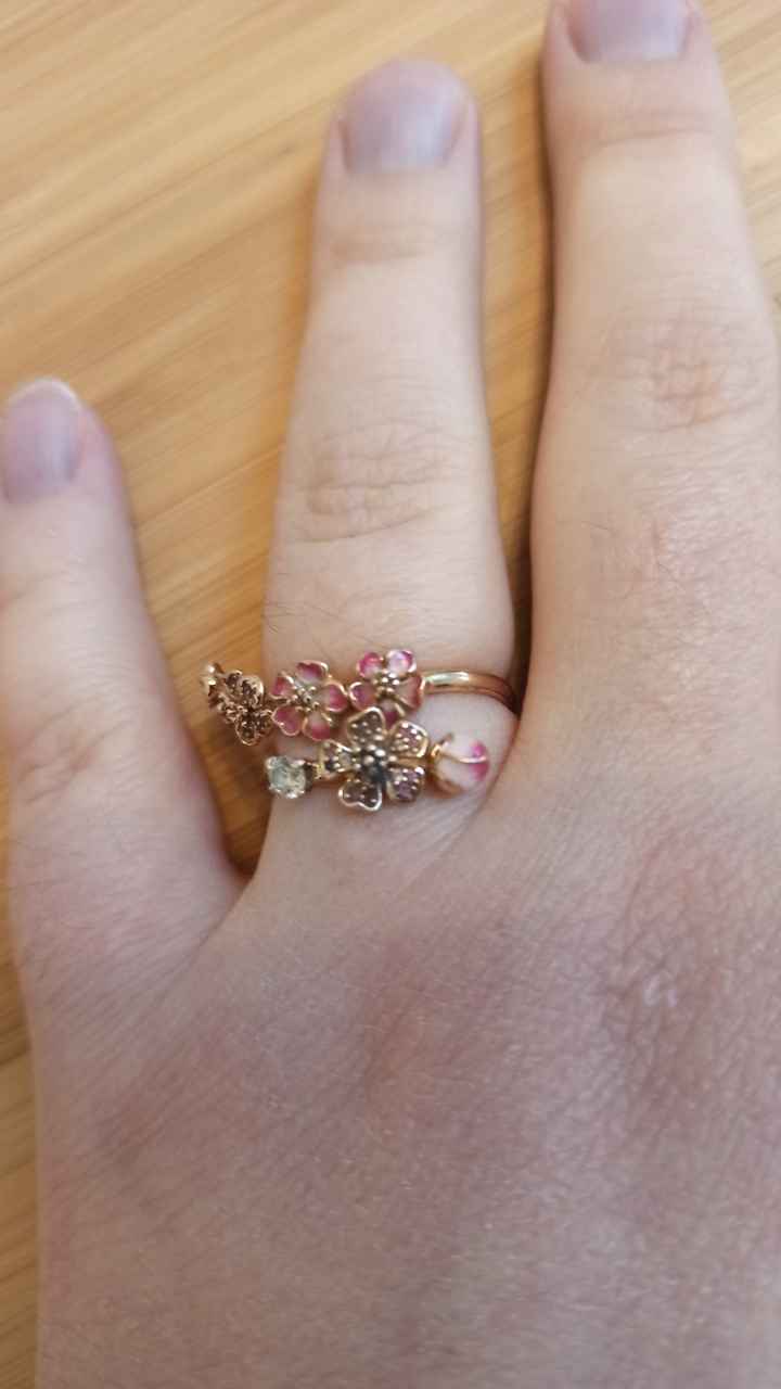 Ta bague de fiançailles sur le Pinterest de Mariages.net ça t'intéresse ? ❤️ - 1