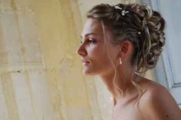 Aidez-moi à choisir une coiffure selon ma robe - 1